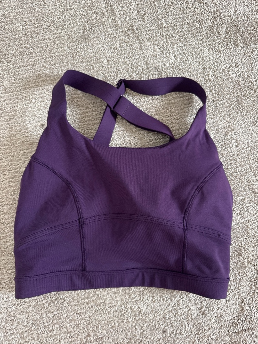 Women’s Lululemon sports bra